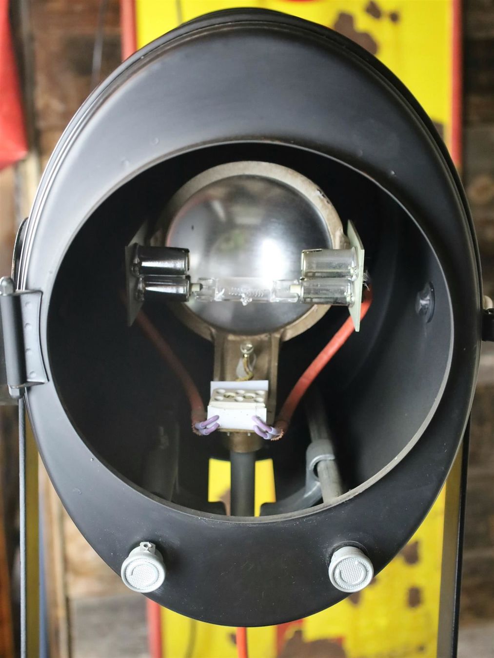 A.E. Cremer Spot Scheinwerfer auf Stativ