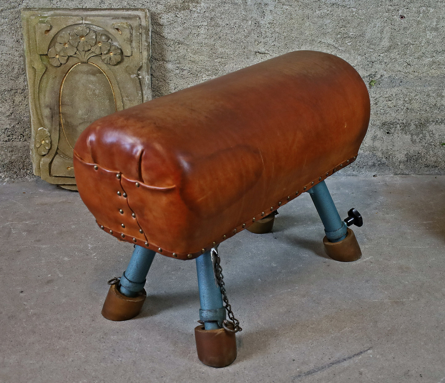 Schuhbank aus einem alten Turnbock / Sprungbock