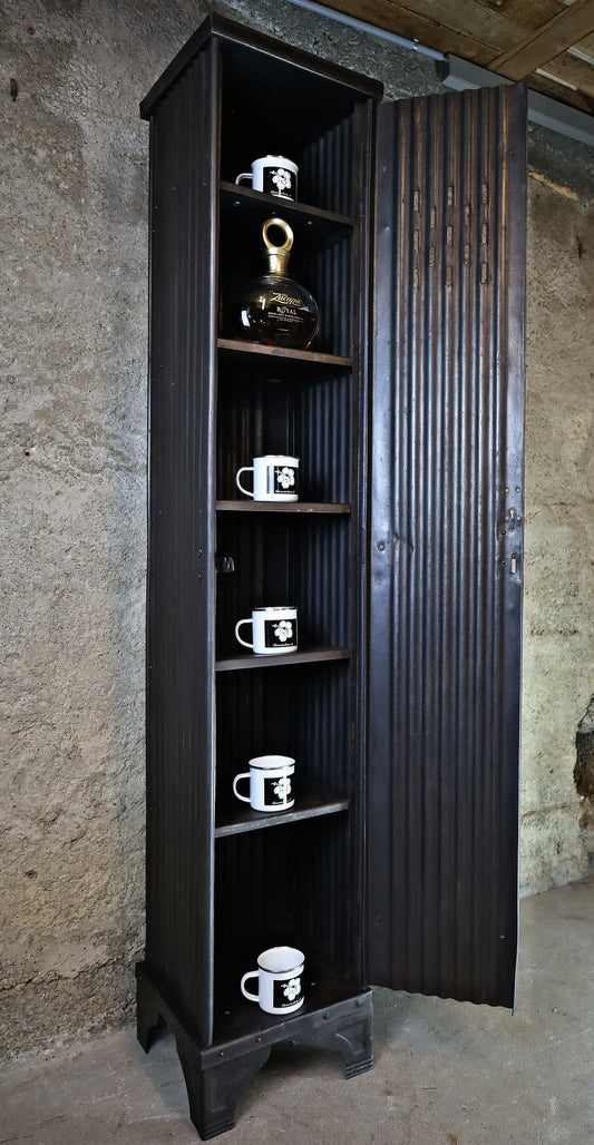 Strafor 1türiger Spind / Vestiaire Z