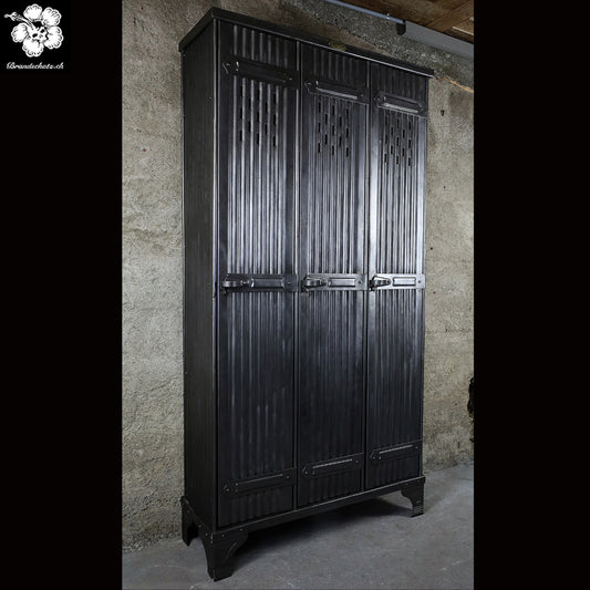 Strafor 3türiger Spind / Vestiaire T