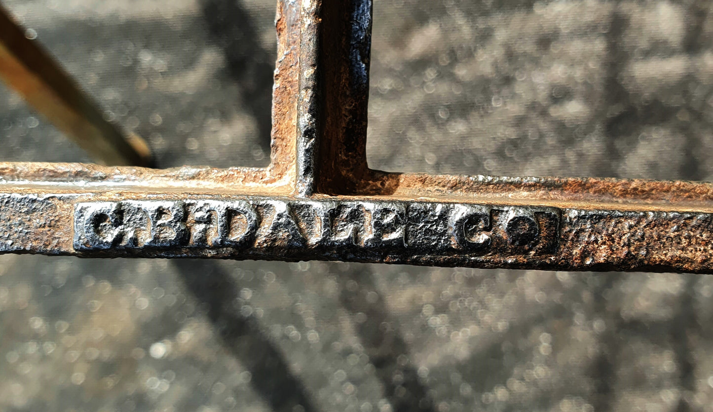 englisches Gusseisenfenster, Segmentbogenfenster verspiegelt