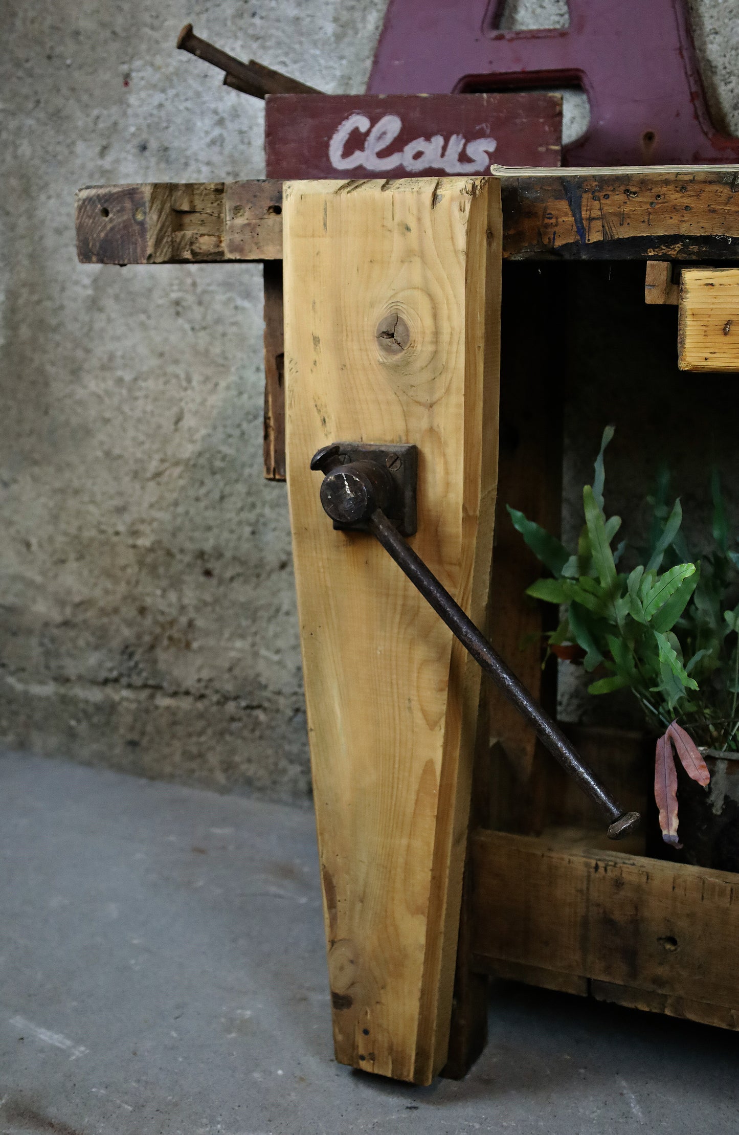 Werkbank, établi, Werktisch z.B. als TV Sideboard