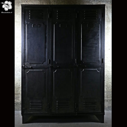 3-door locker / wardrobe