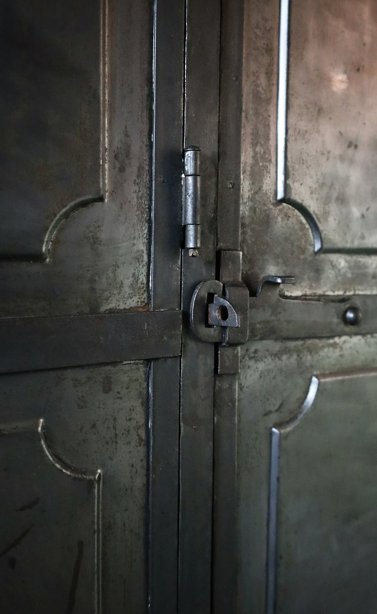 3-door locker / wardrobe