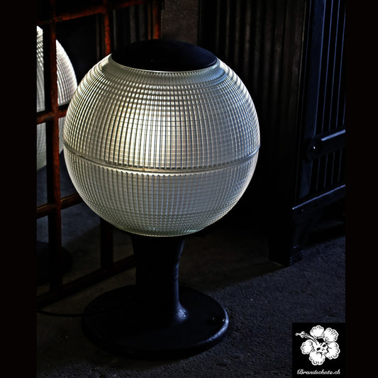 Holophane Stehleuchte, Lampe, Stehlampe auf kl. Gussfuss