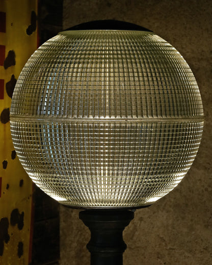 Holophane Stehleuchte, Lampe, Stehlampe auf Gussfuss
