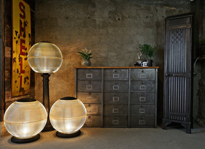 Holophane Stehleuchte, Lampe, Stehlampe auf Gussfuss