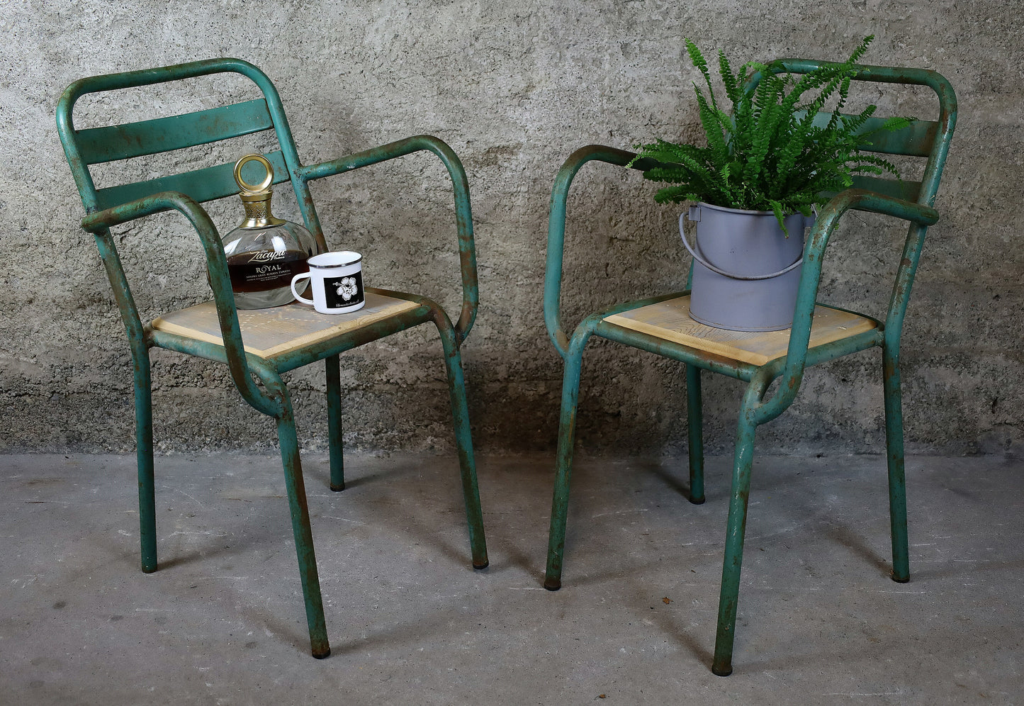 Paar Tolix T2 Stühle von Xavier Pauchard