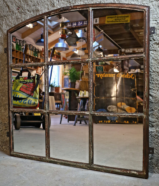 Gusseisenfenster, Segmentbogenfenster verspiegelt