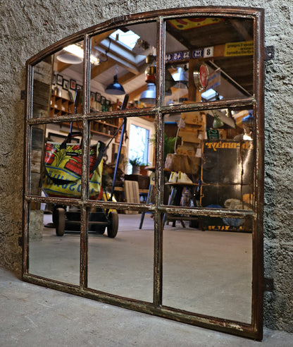 Gusseisenfenster, Segmentbogenfenster verspiegelt