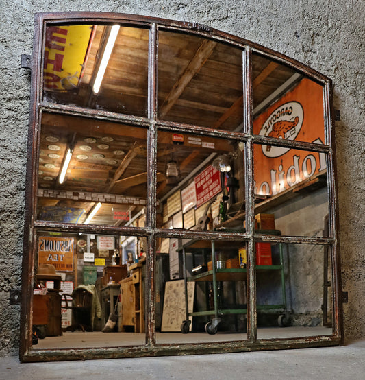 Gusseisenfenster, Segmentbogenfenster verspiegelt