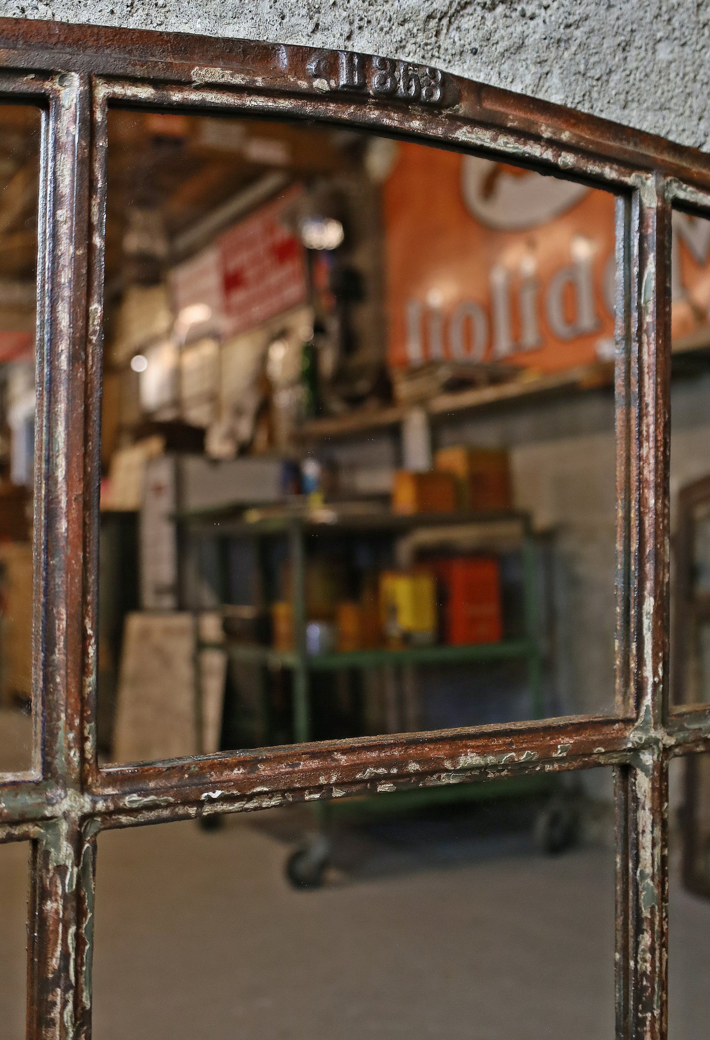 Gusseisenfenster, Segmentbogenfenster verspiegelt