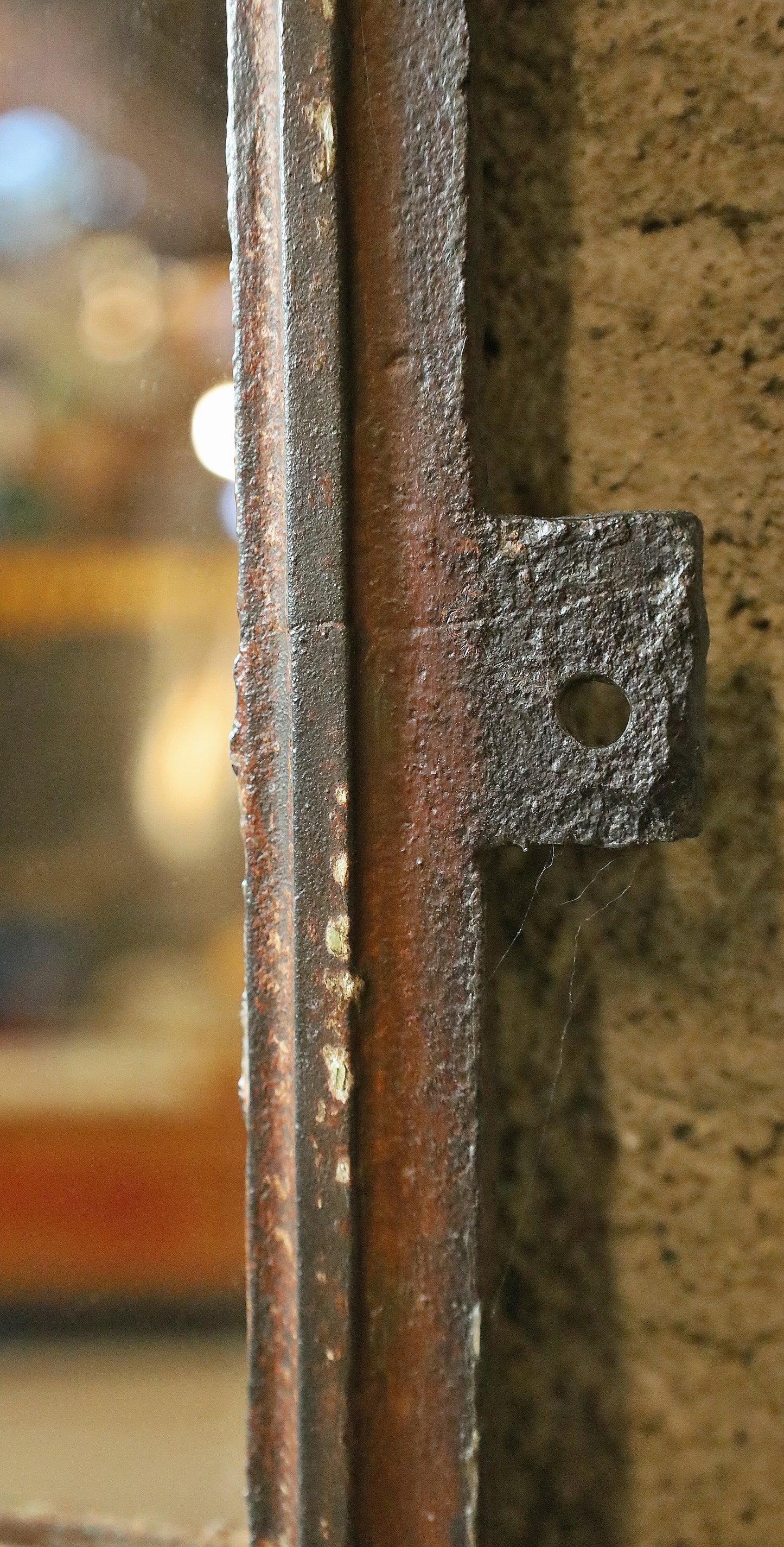 Gusseisenfenster, Segmentbogenfenster verspiegelt