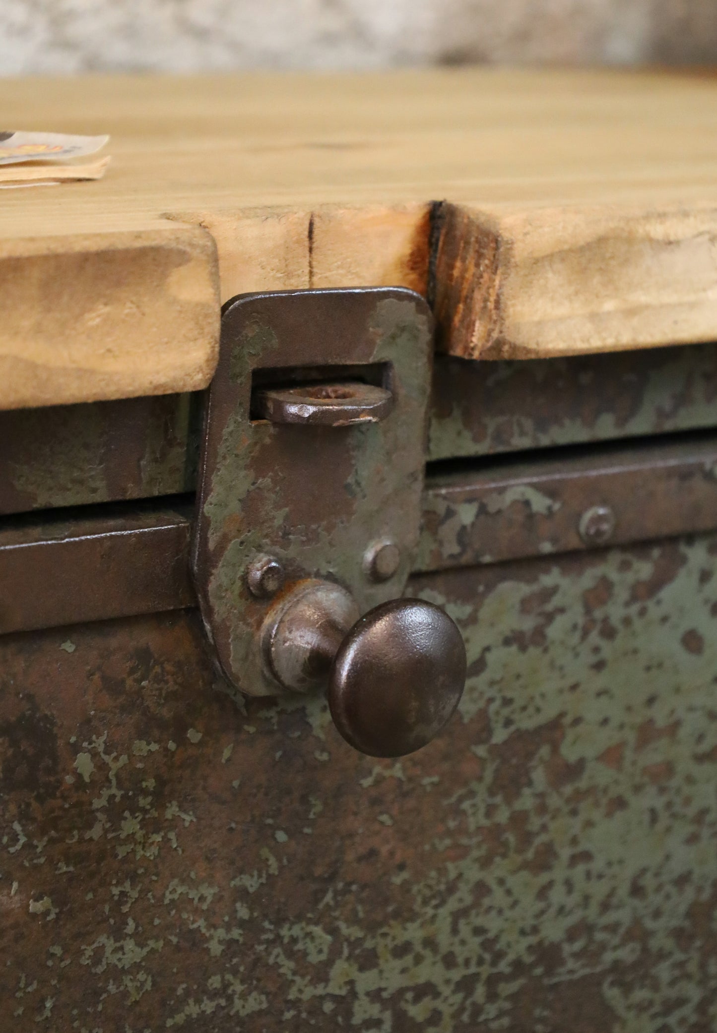 Lowboard, TV Möbel aus altem Spind, Sideboard / Schuhbank