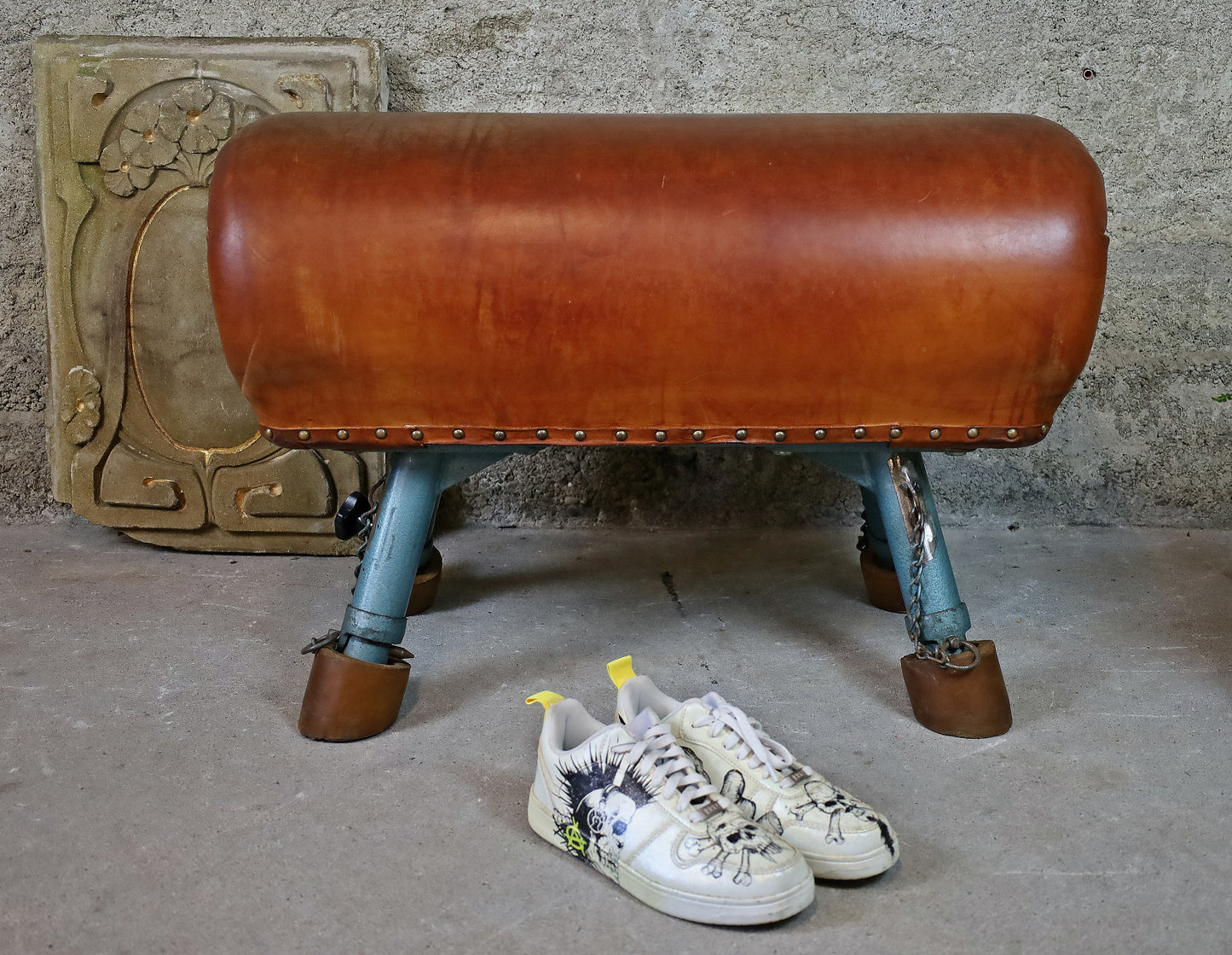 Schuhbank aus einem alten Turnbock / Sprungbock