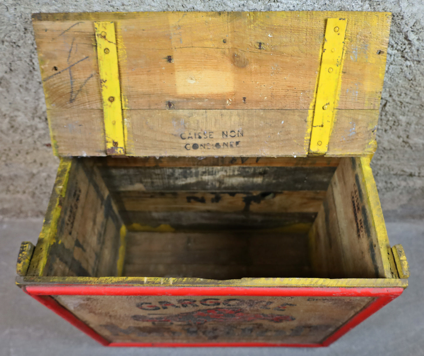 Gargoyle Mobiloil Truhe/Kiste