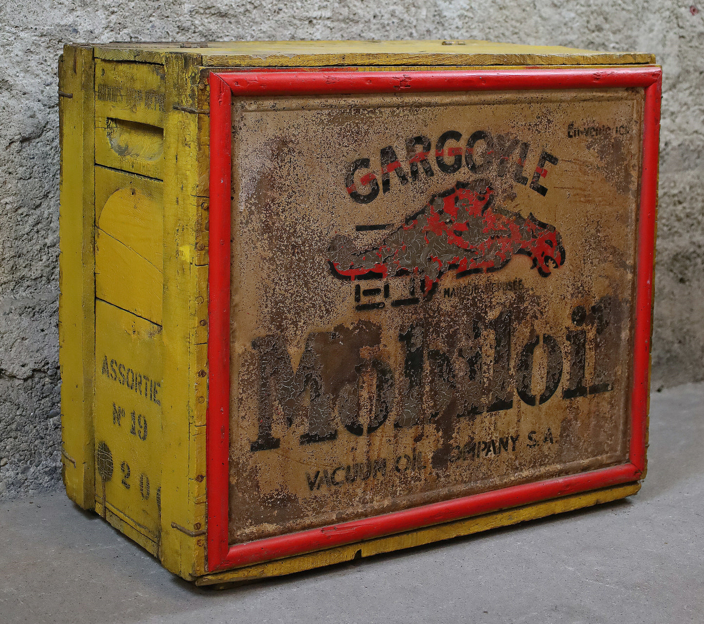 Gargoyle Mobiloil Truhe/Kiste