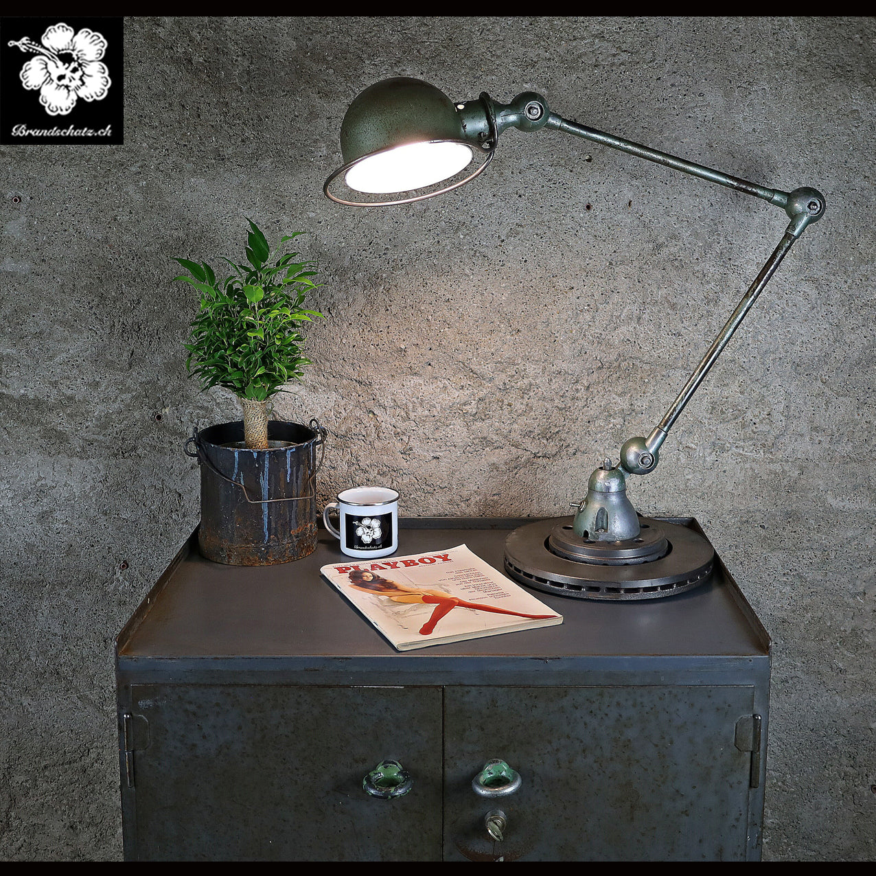 Holophane floor lamp, lamp, standing lamp on small cast iron base
