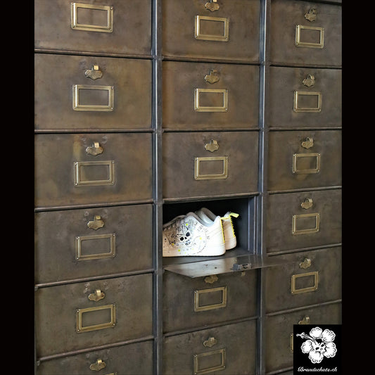 Morgan Strasbourg 18türiger Klappschrank / Aktenschrank