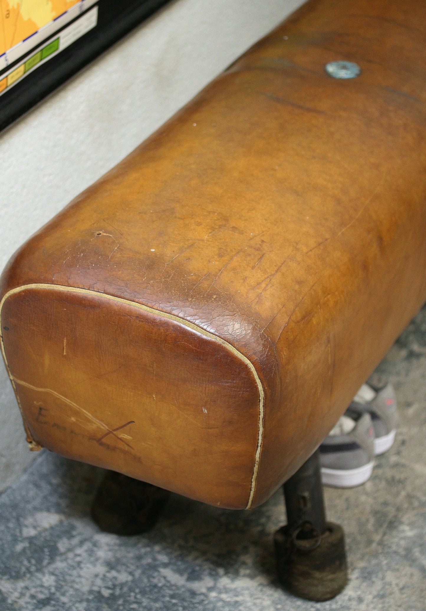 Schuhbank aus einem alten Sprungbock/Turnbock