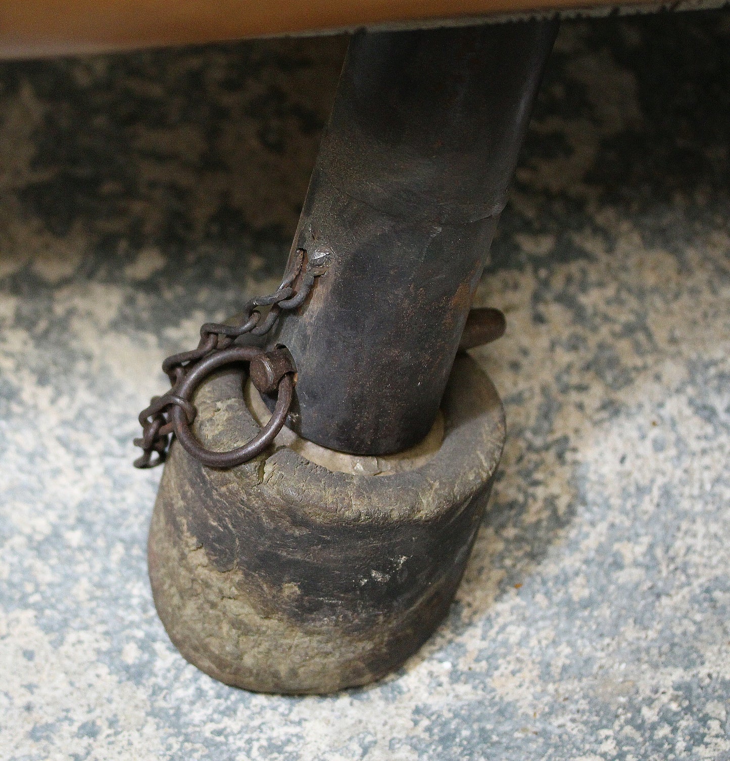 Schuhbank aus einem alten Sprungbock/Turnbock