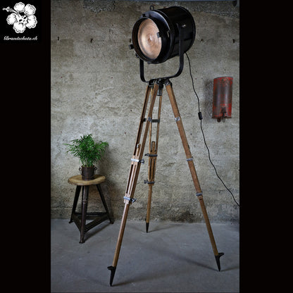 AE Cremer Spotlight on Tripod