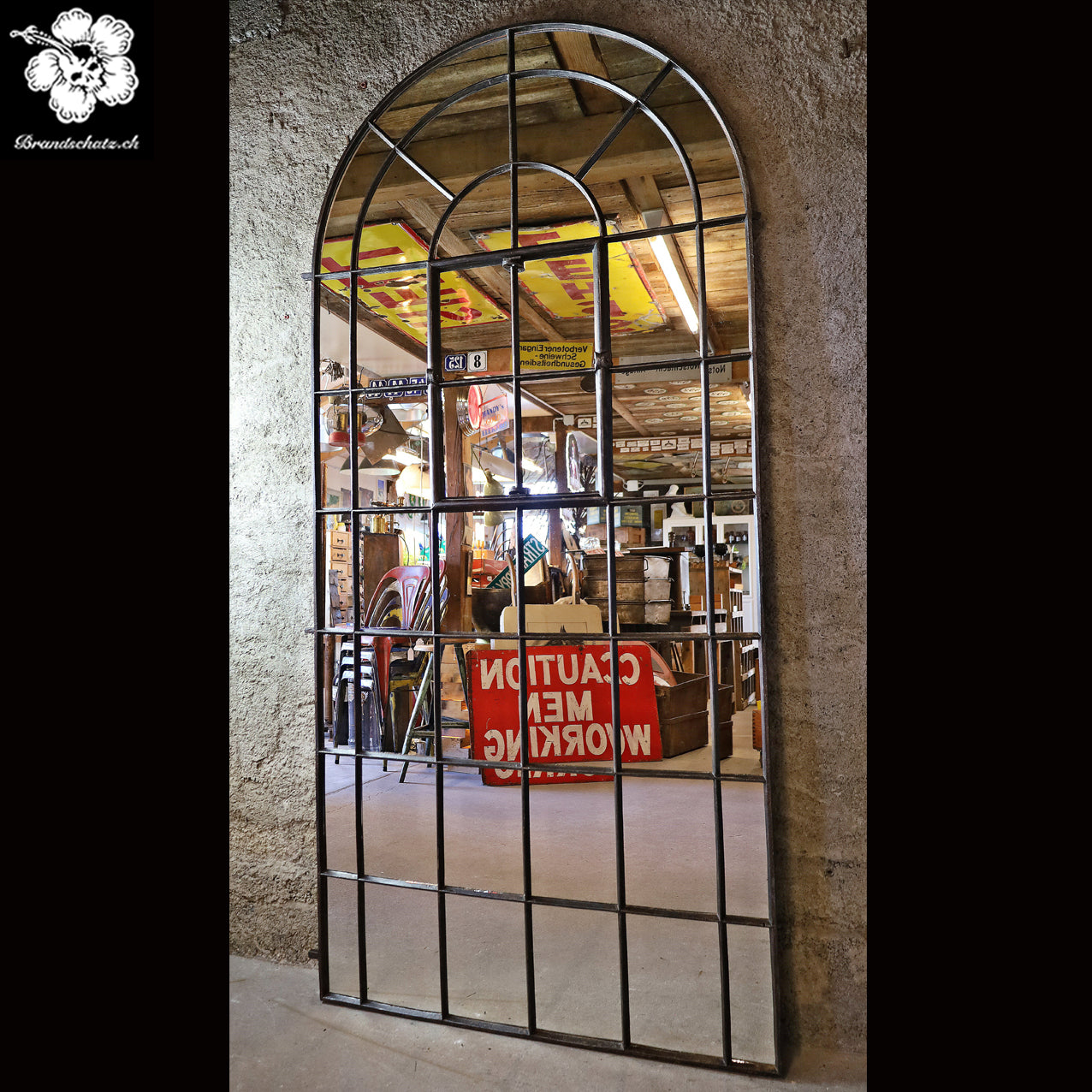 englisches Gusseisenfenster, Segmentbogenfenster verspiegelt