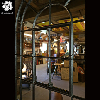 englisches Gusseisenfenster, Segmentbogenfenster verspiegelt