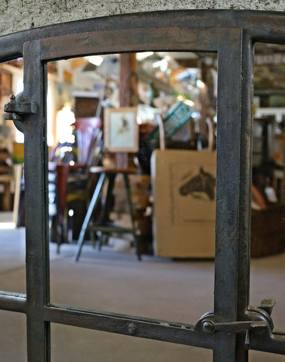 Gusseisenfenster, Segmentbogenfenster verspiegelt