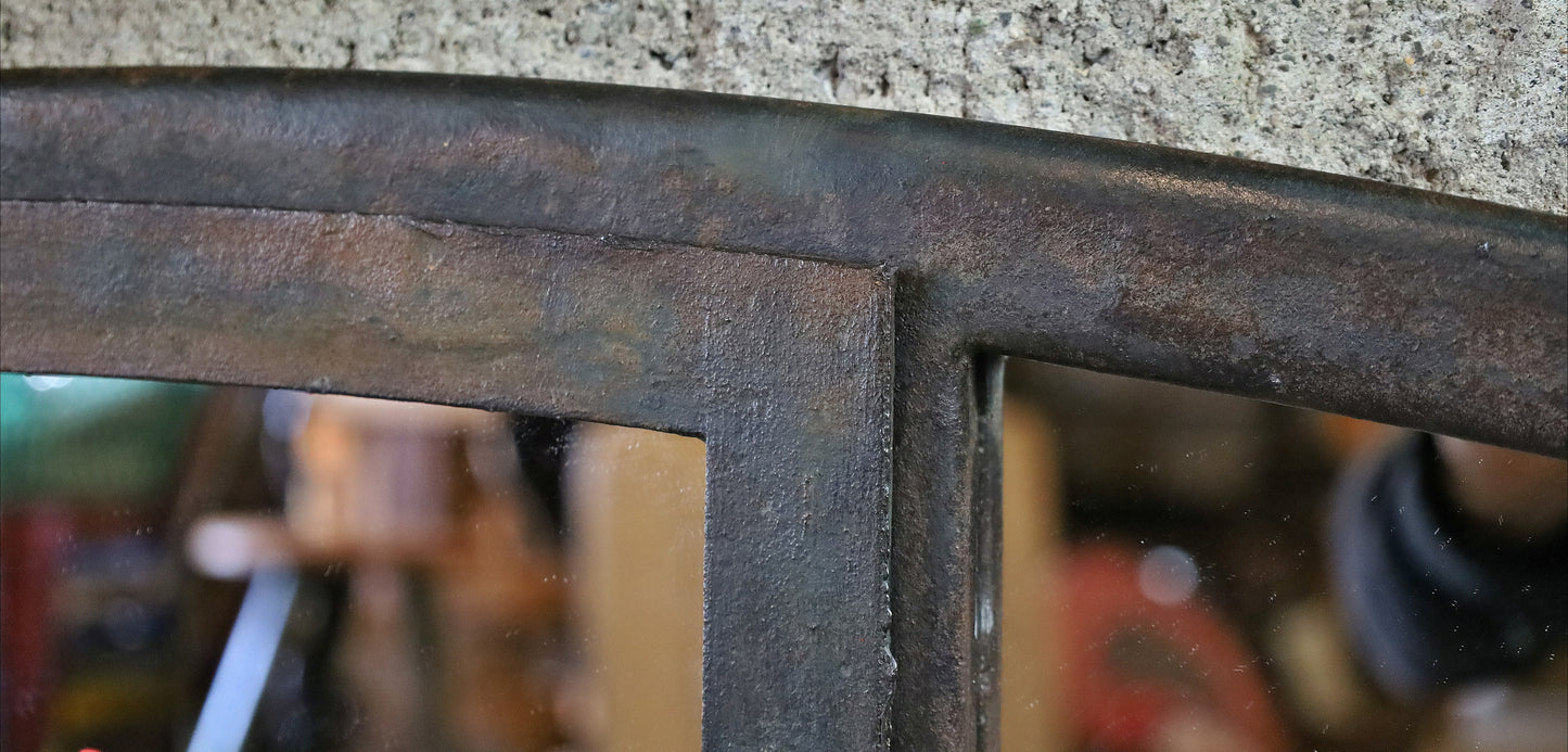 Gusseisenfenster, Segmentbogenfenster verspiegelt