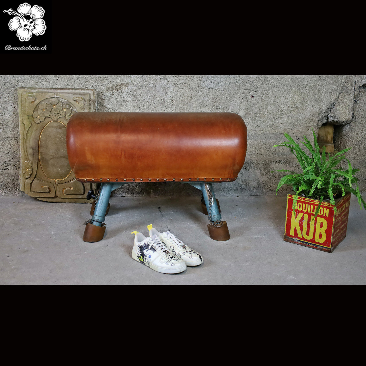 Schuhbank aus einem alten Turnbock / Sprungbock