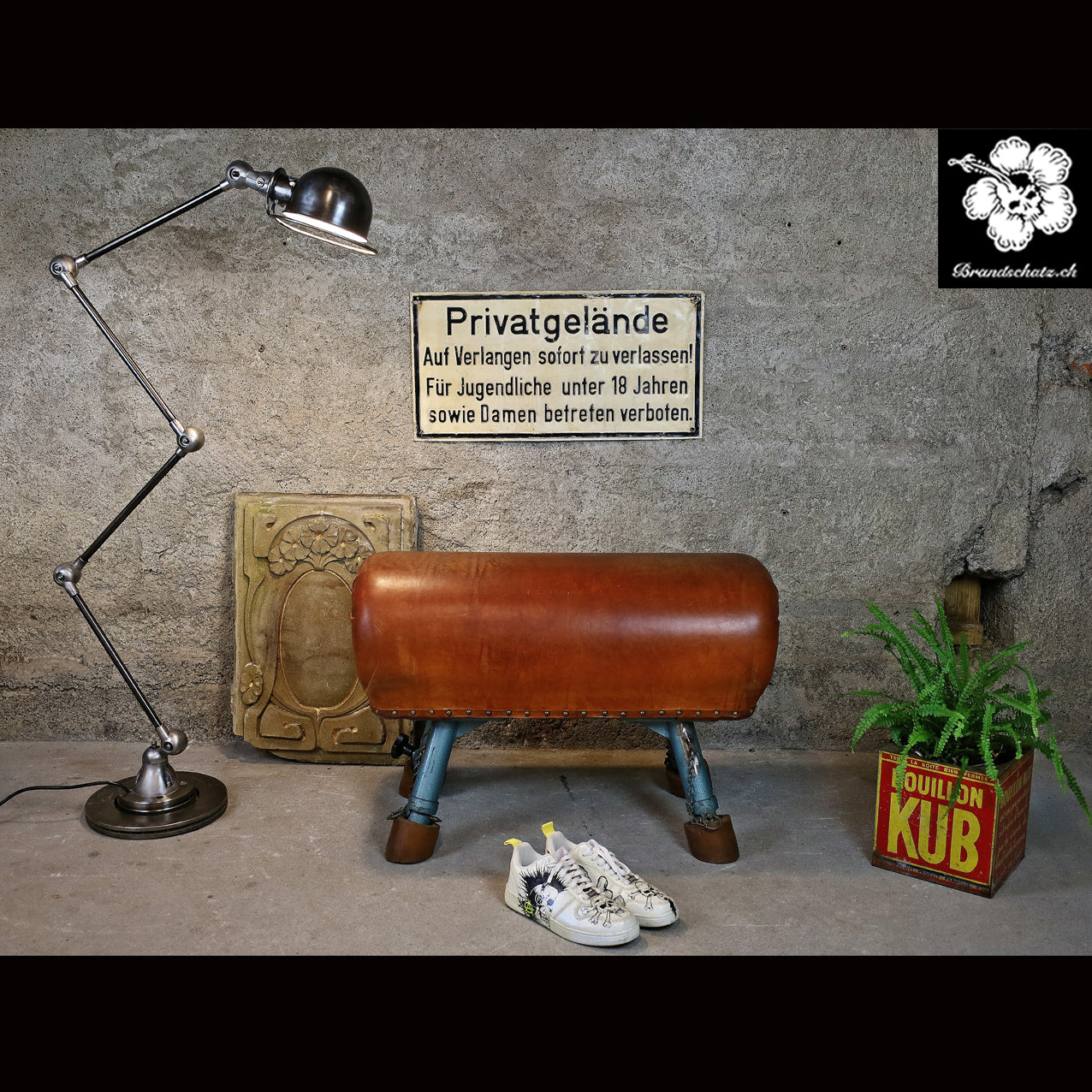 Schuhbank aus einem alten Turnbock / Sprungbock