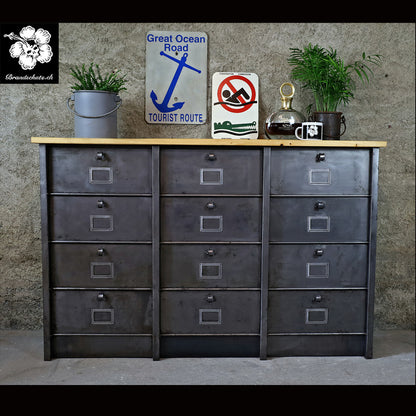 Strafor 12türiger Klappschrank / Aktenschrank