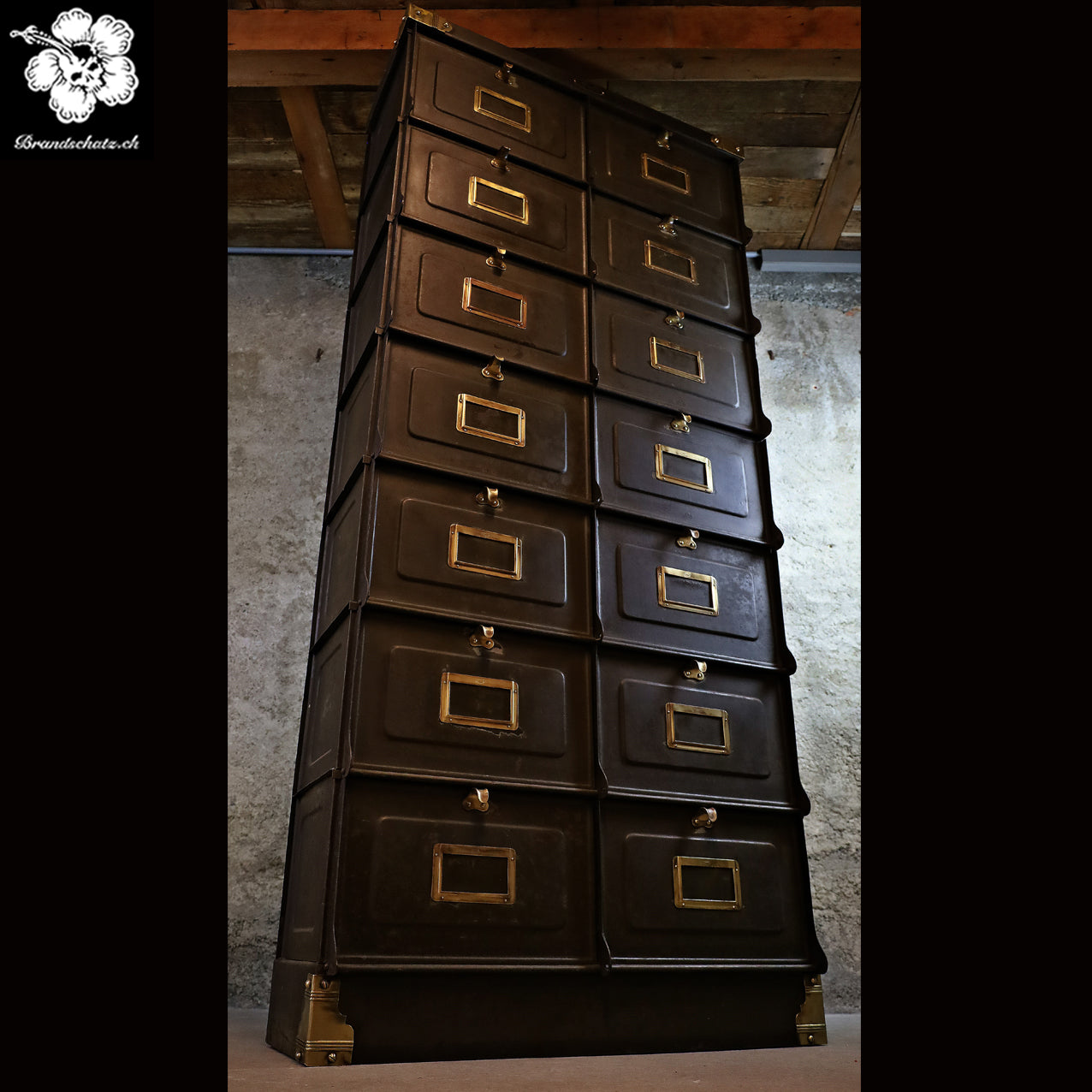 Strafor 30-door folding cabinet / filing cabinet