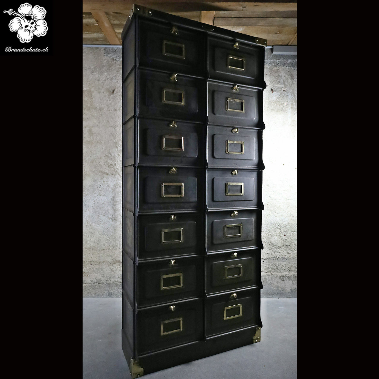 Strafor 30-door folding cabinet / filing cabinet
