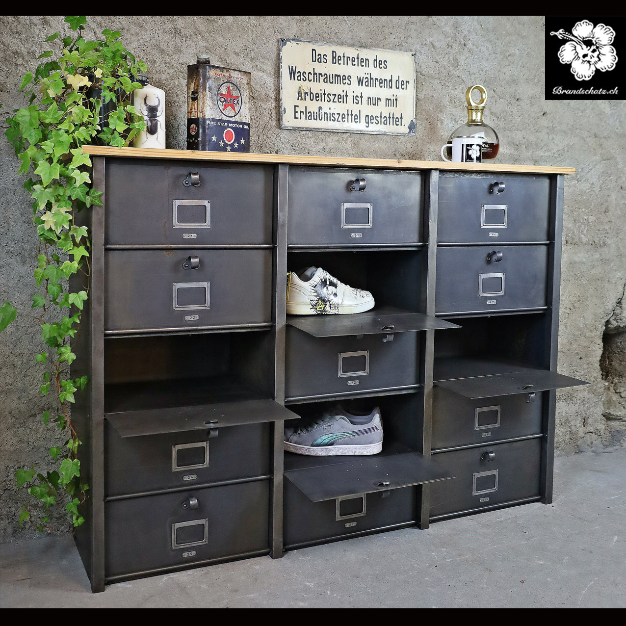 Strafor 15türiger Klappschrank / Aktenschrank