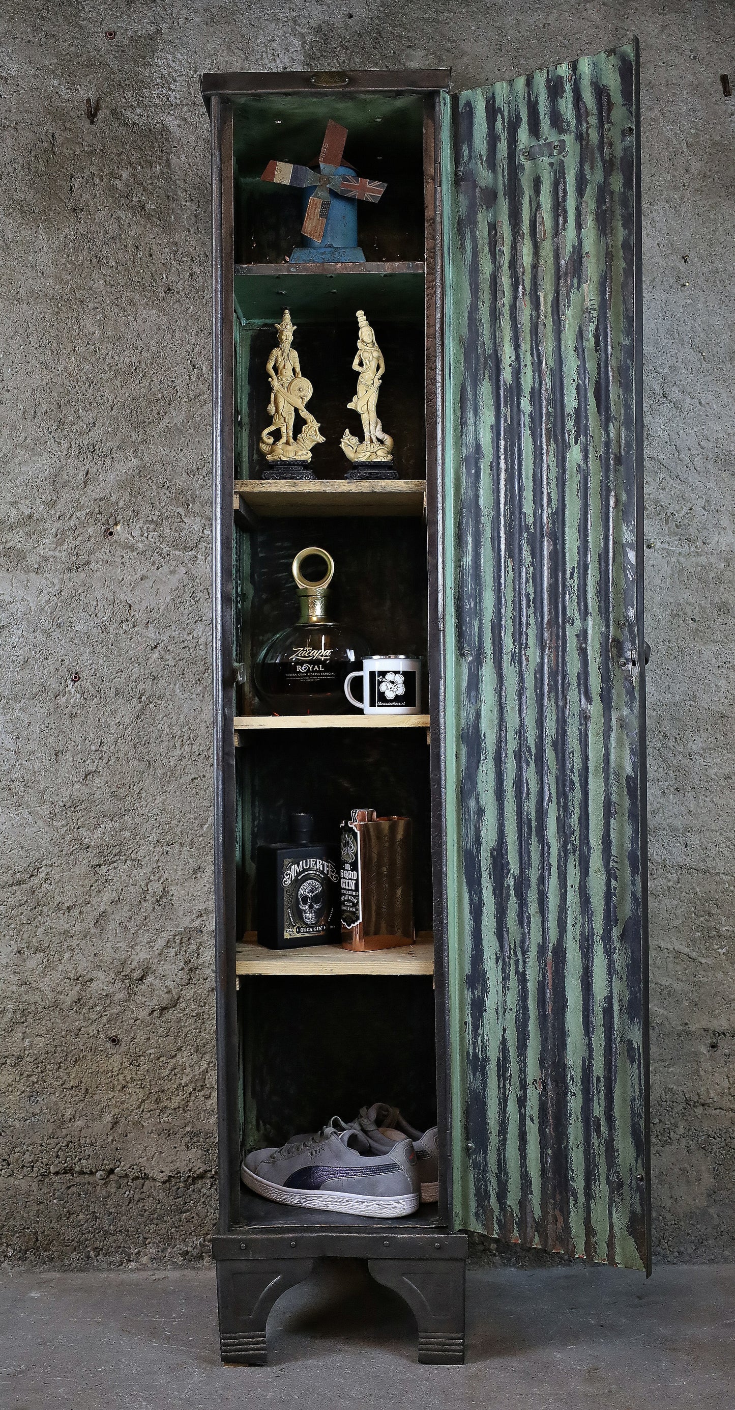 Strafor 1türiger Spind / Vestiaire Y