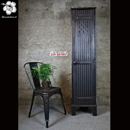 Strafor 1türiger Spind / Vestiaire W