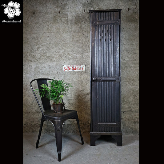 Strafor 1türiger Spind / Vestiaire W