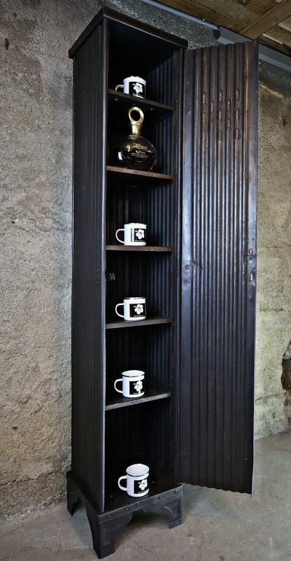 Strafor 1türiger Spind / Vestiaire Z