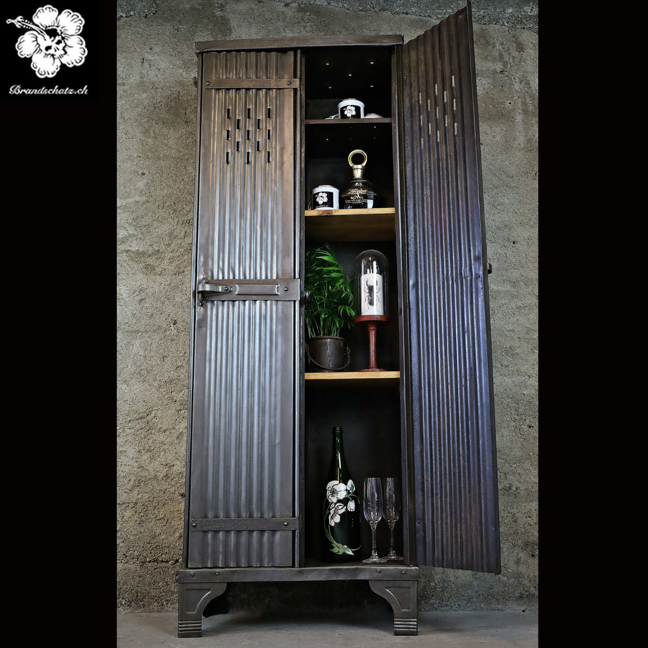 Strafor 2türiger Spind / Vestiaire