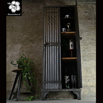 Strafor 2türiger Spind / Vestiaire