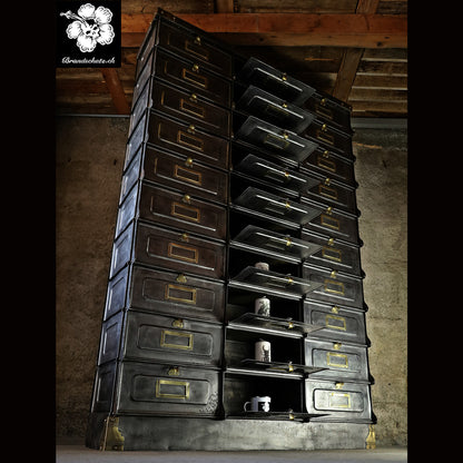 Strafor 30türiger Klappschrank / Aktenschrank