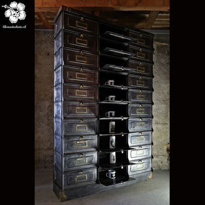 Strafor 30türiger Klappschrank / Aktenschrank