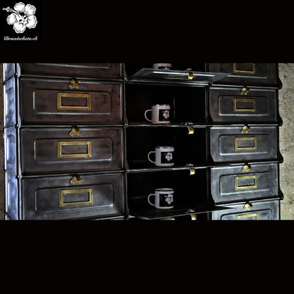 Strafor 30türiger Klappschrank / Aktenschrank