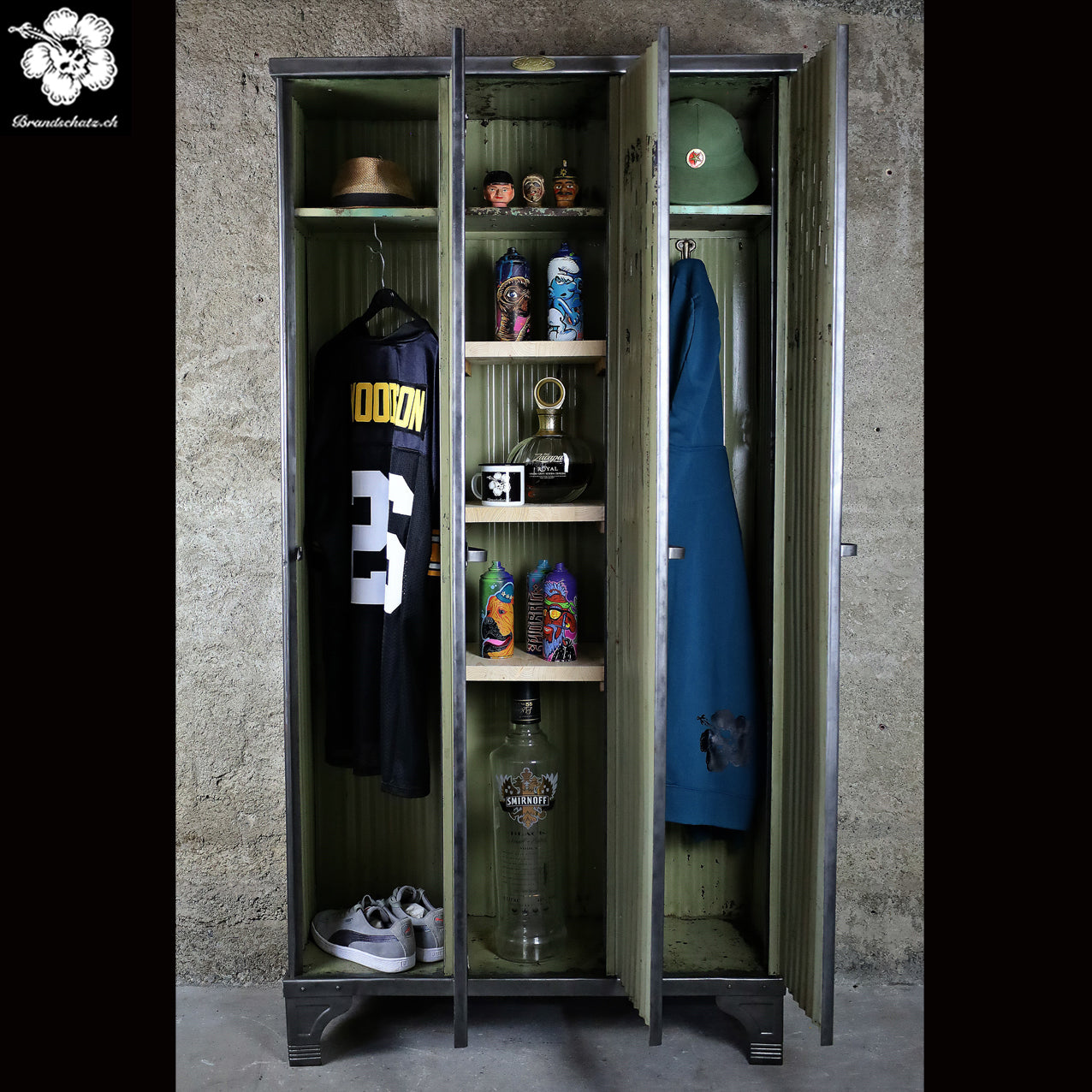 Strafor 3türiger Spind / Vestiaire T