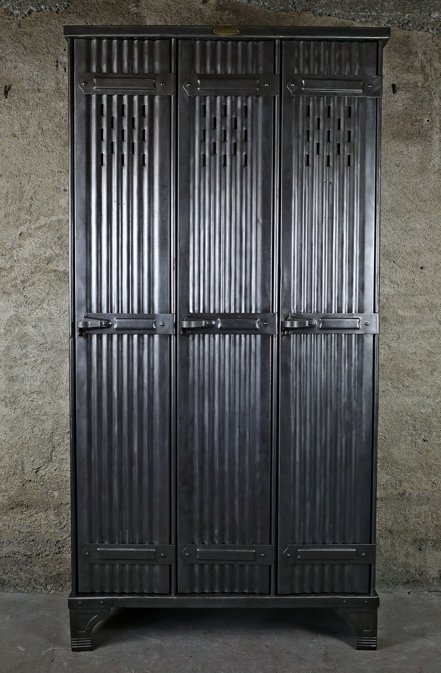 Strafor 3türiger Spind / Vestiaire T