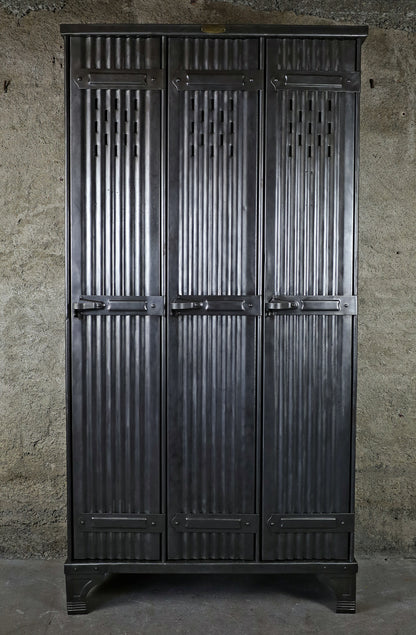 Strafor 3türiger Spind / Vestiaire T