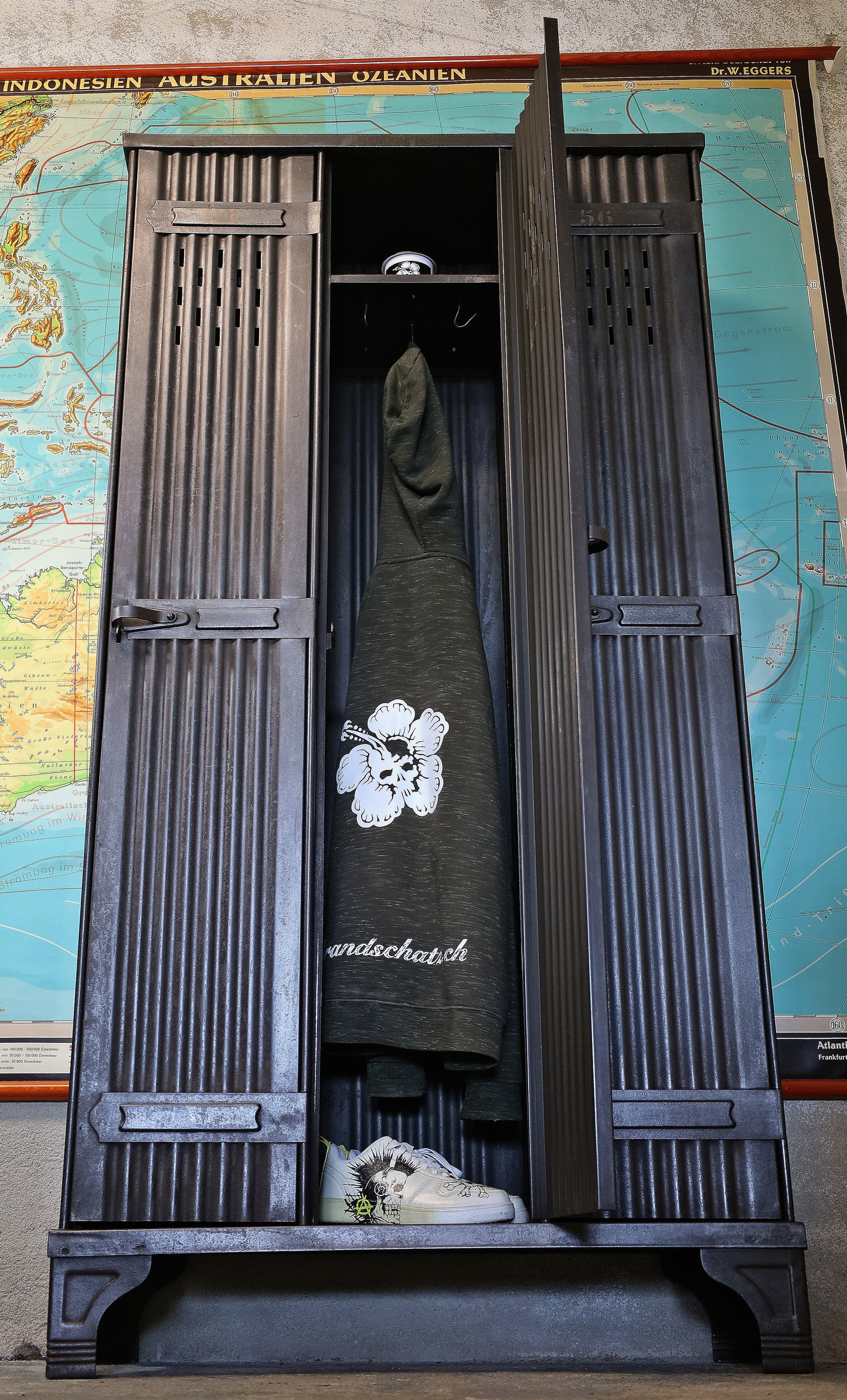 Strafor 3türiger Spind / Vestiaire