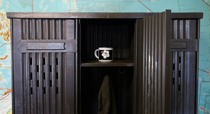 Strafor 3türiger Spind / Vestiaire